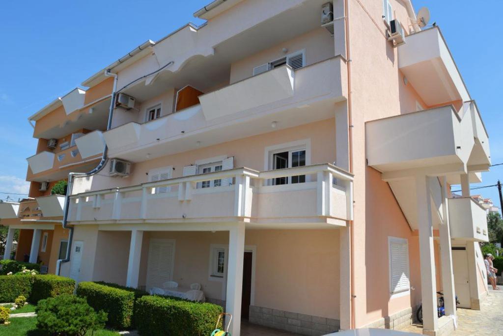 Apartments Niko Novalja Exterior foto
